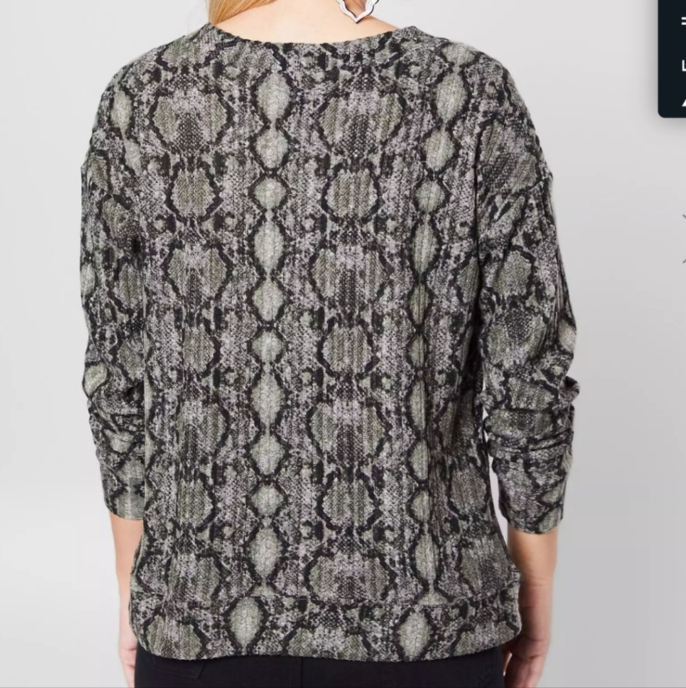 Daytrip Sweater - Picture 2 of 9
